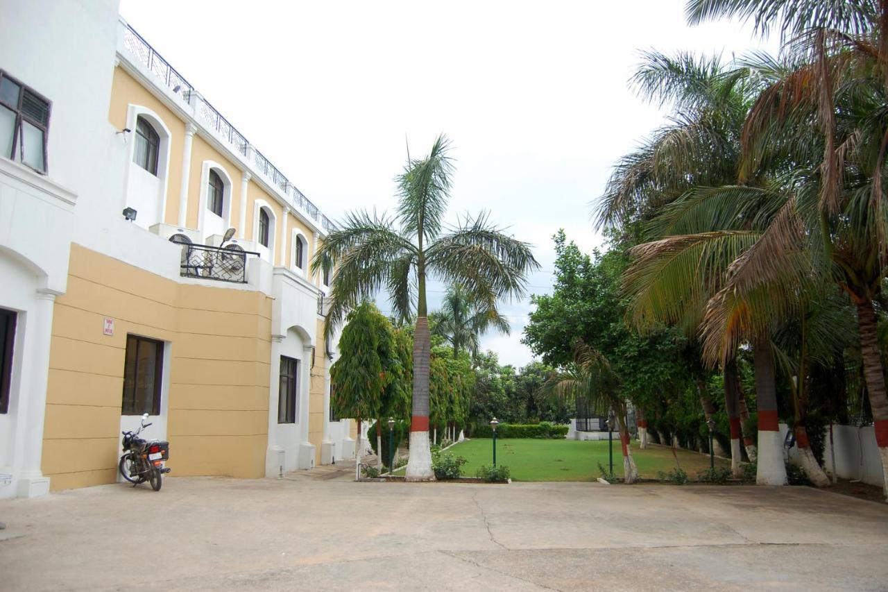 The Royal Residency Hotel Bodh Gaya Phòng bức ảnh